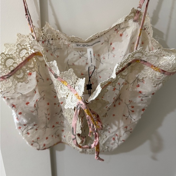 BCBG Generation | Cropped Blouse | Small - Picture 3 of 4